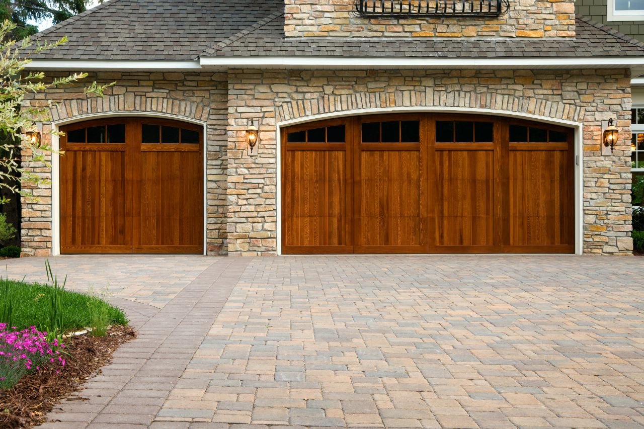 What Are the Best Types of Pavers for Wesley Chapel Homes?